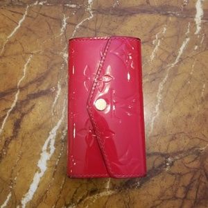 *sold* Authenic Louis Vuitton Vernis Key Holder